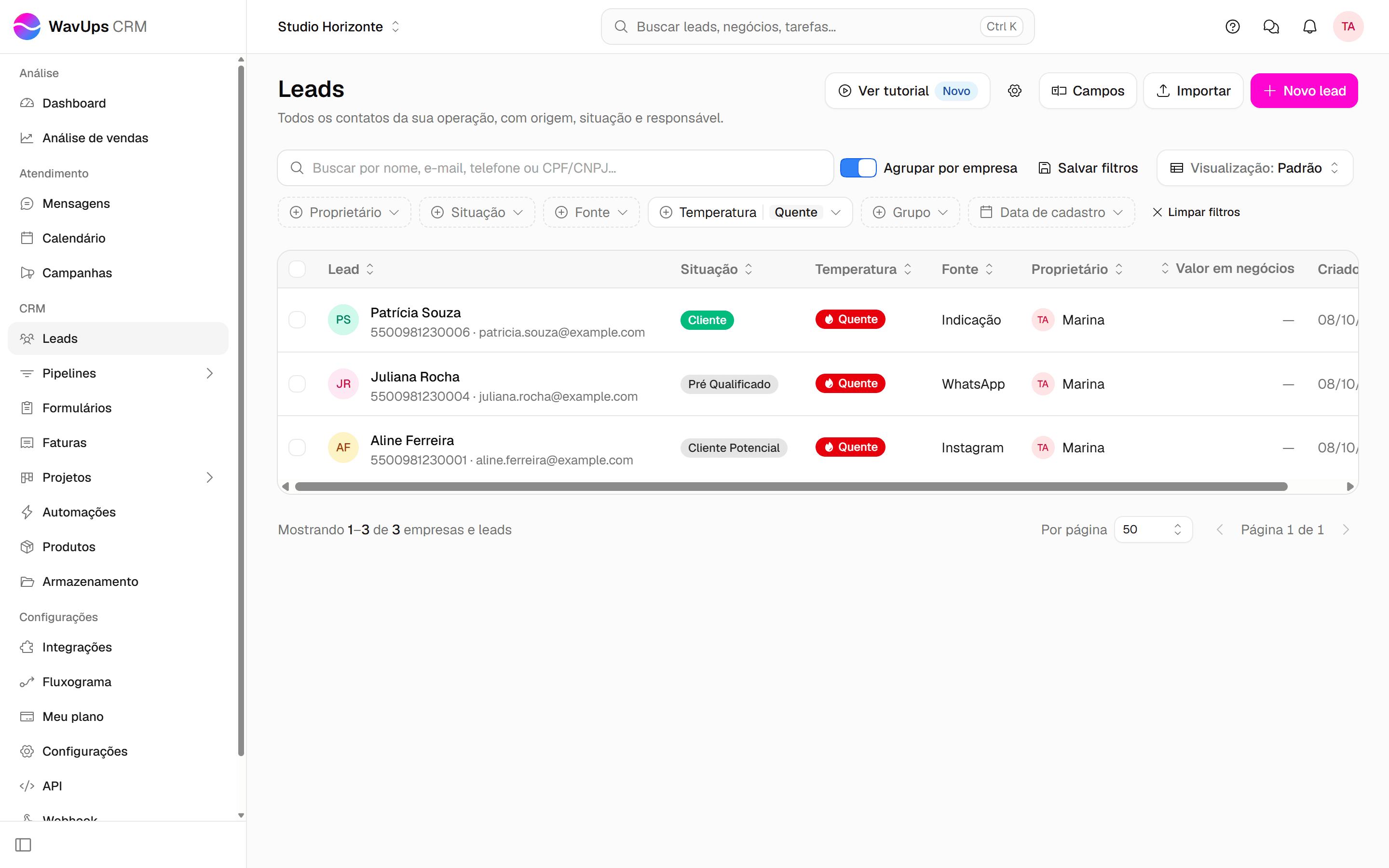 Lista de leads filtrada pela temperatura Quente, com a busca e os filtros no topo.